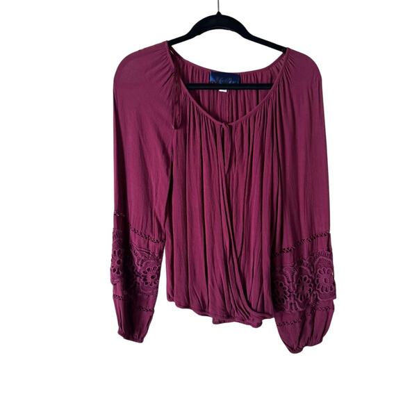 FRANCESSCAS LONG SLEEVE BOHO CROCHET SLEEVE TOP TIE FRONT MAROON SIZE SMALL - Picture 3 of 8